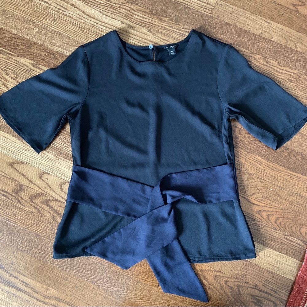 *LIKE NEW* Ann Taylor Tie Top - XSP